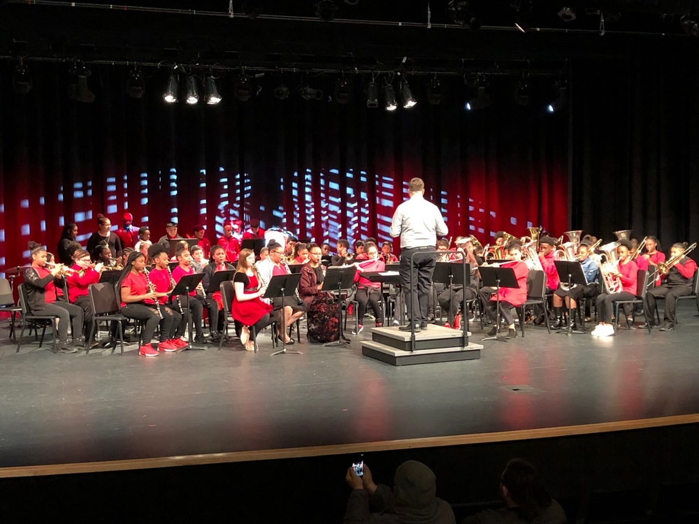 Bands program hits holiday notes