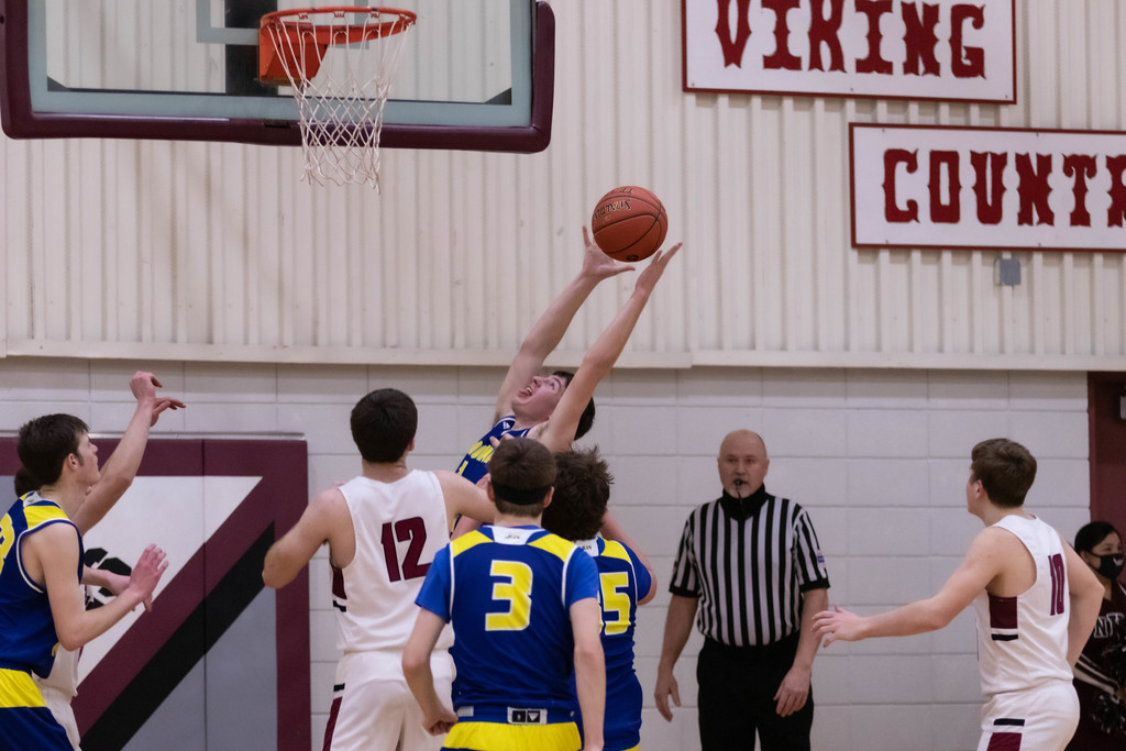 Fighting for that rebound!