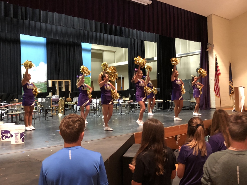Great job cheerleaders!