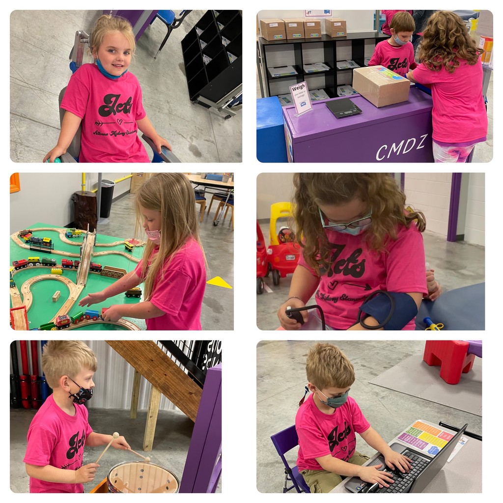 Kindergarten Visits Curious Minds