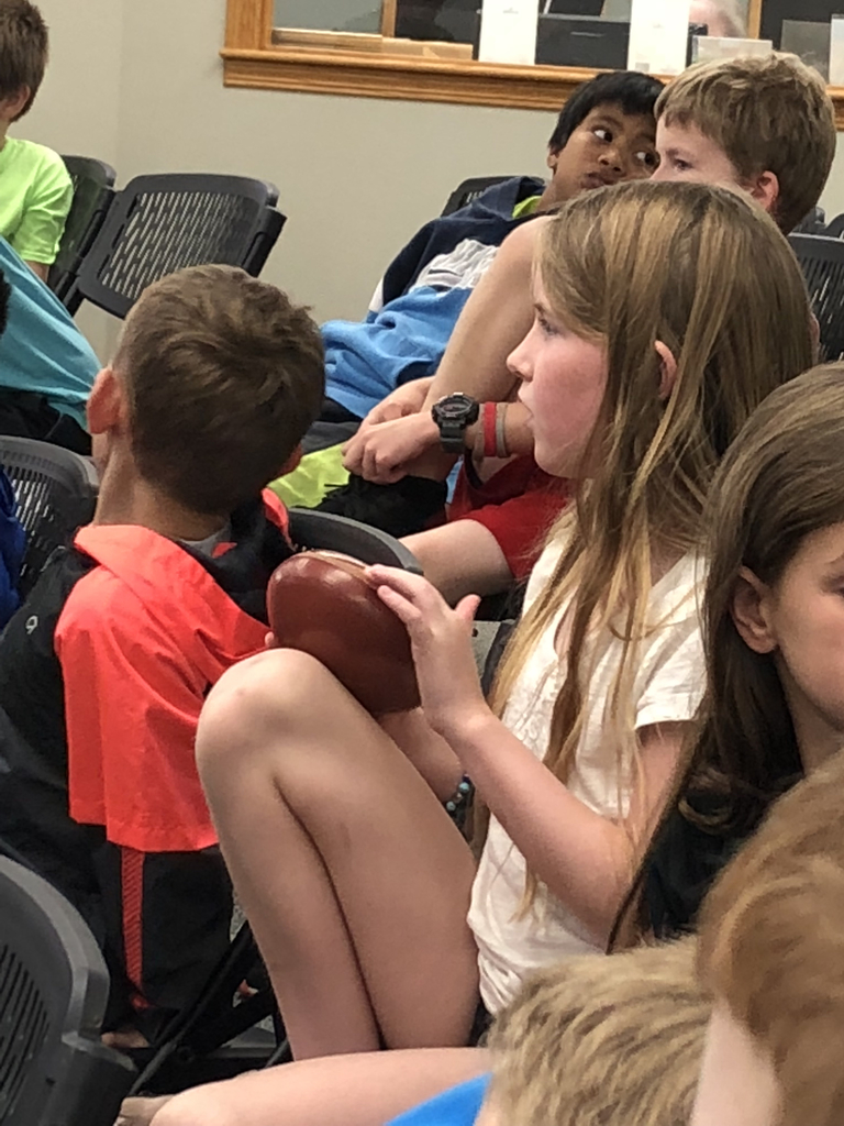 All the students enjoyed looking at the art and learning new things!