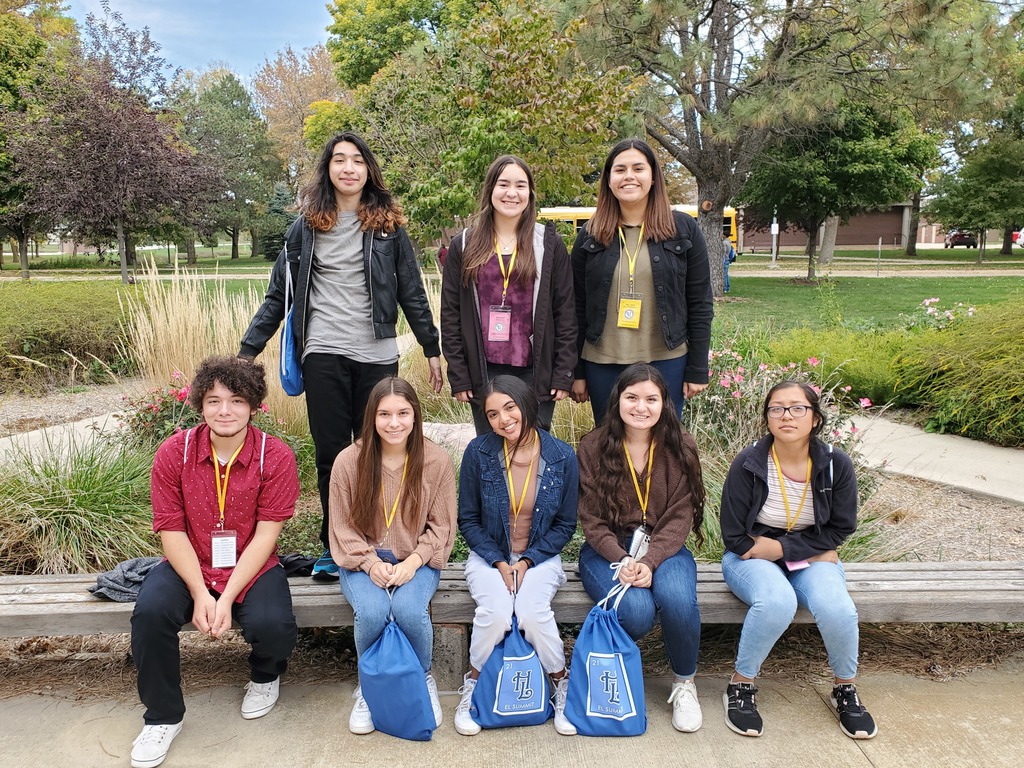These students were top notch representation for Wood River.  5 Student received Gallery of the Stars recognition Brenda Rodriguez, Melissa Veliz, Anthony Garcia, Jazmine Rodriguez, and Tlixali Rodriguez 