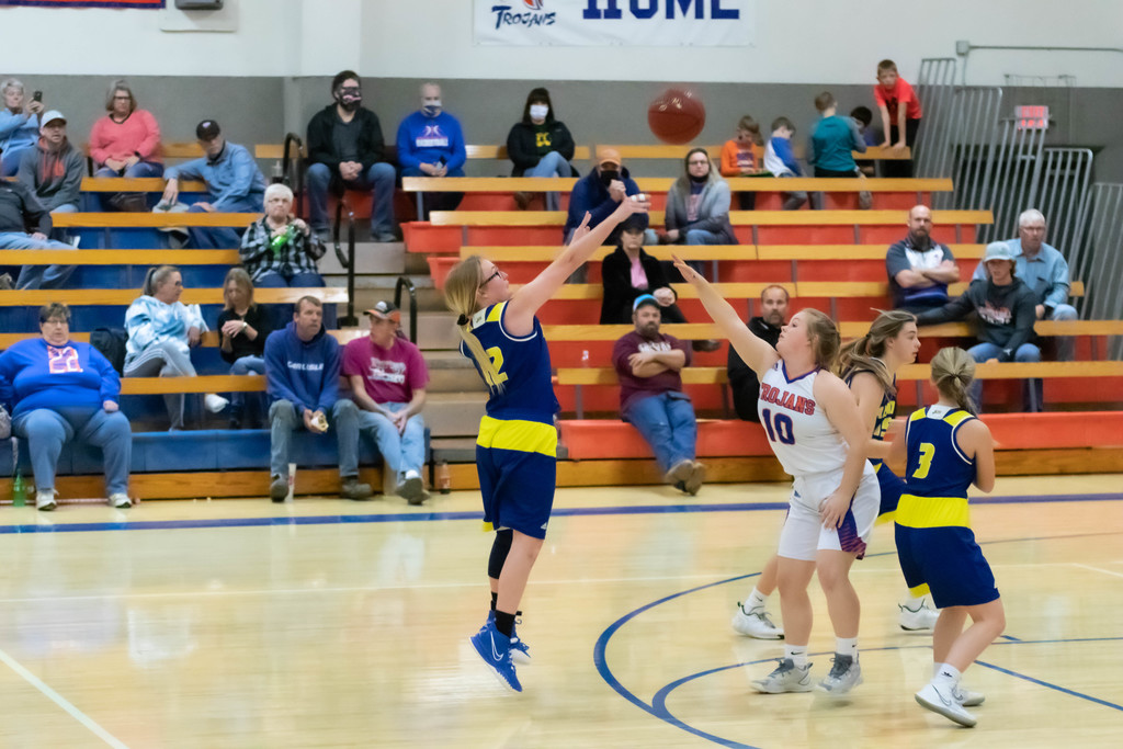 AMHS girls basketball 3 point shot