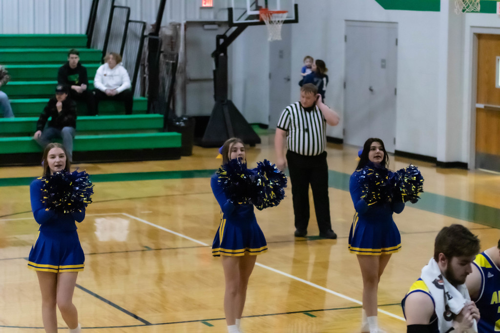 AMHS cheerleaders