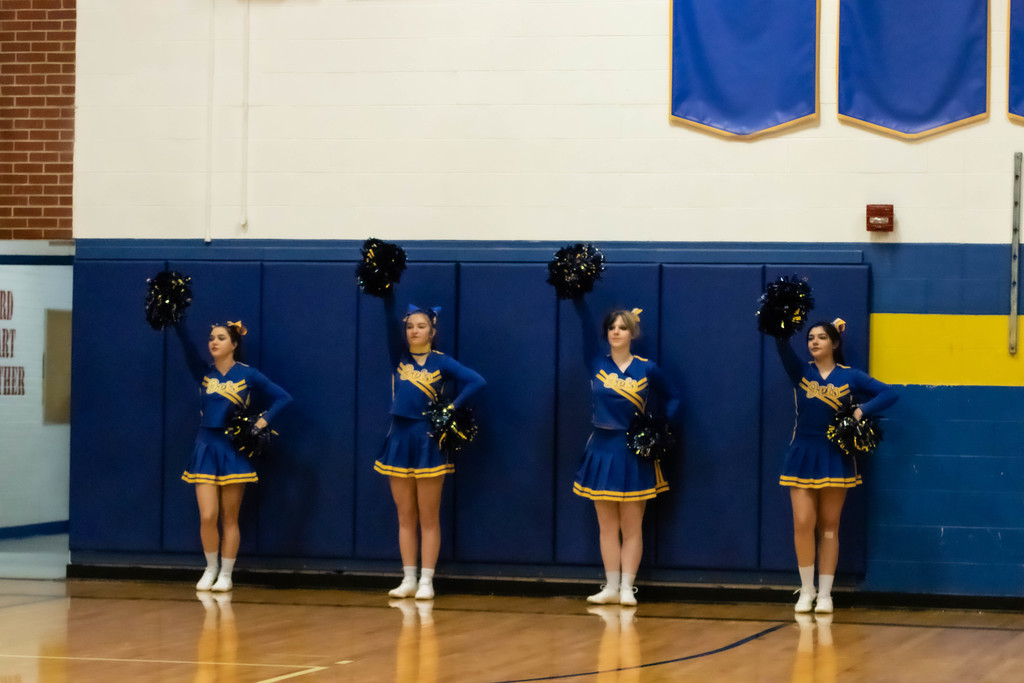 AMHS cheerleaders