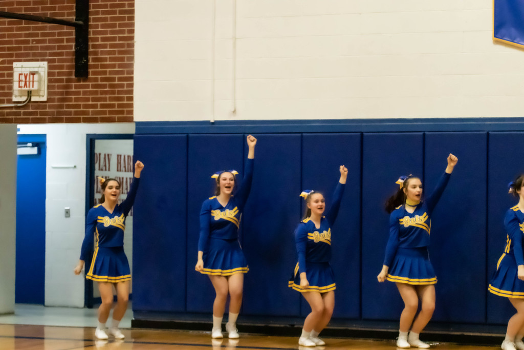 AMHS cheerleaders