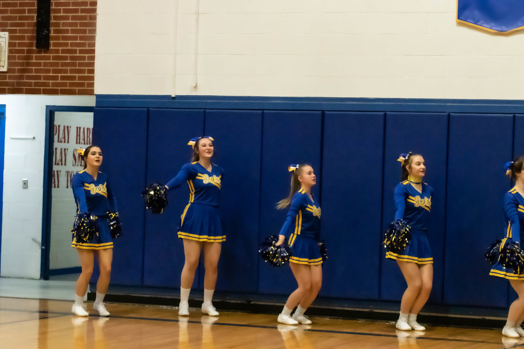 AMHS cheerleaders