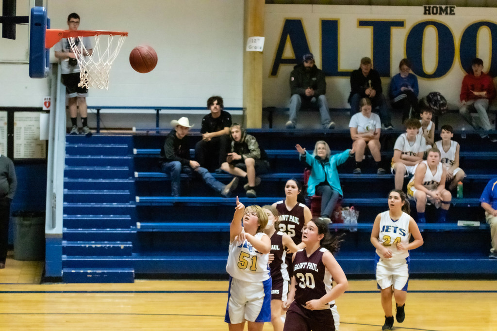 AMMS girls basketball offense
