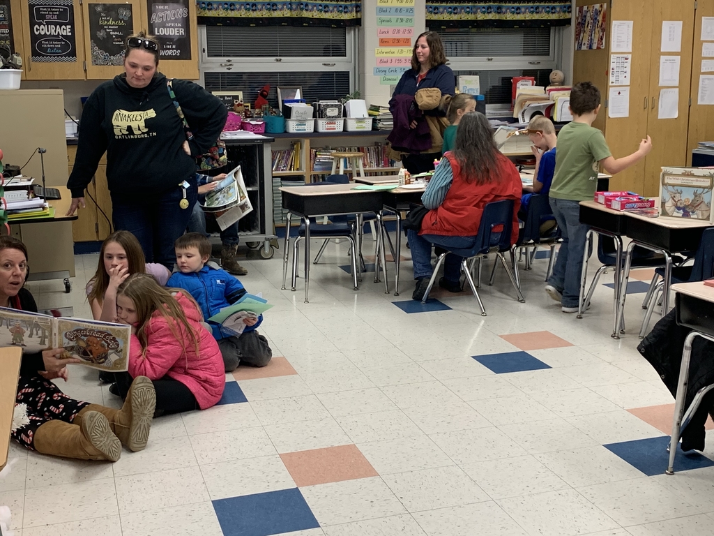 Fourth graders reading