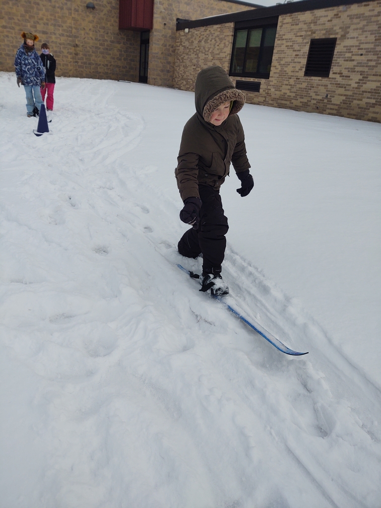 Second graders worked on gliding on one ski today in PE! 
