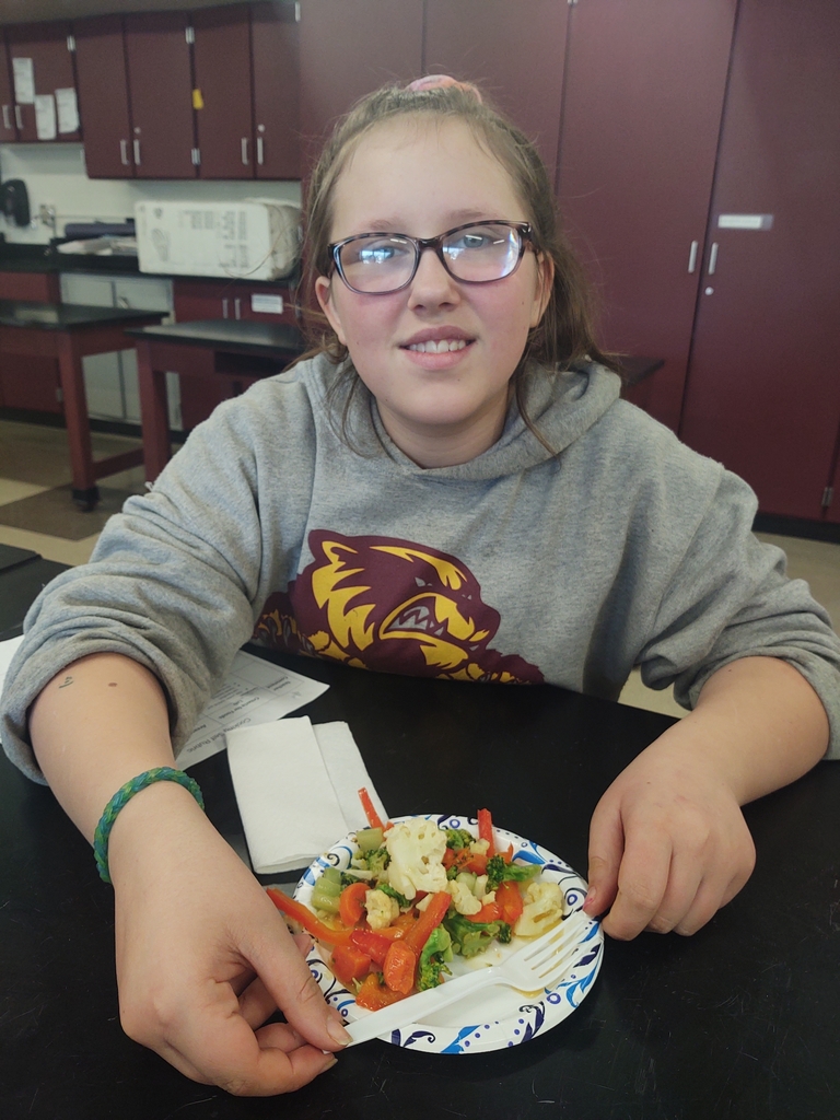 Mrs.Stanley's 7th grade health students were back cooking again on Friday! Vegetable stir fry was on the menu, and was a hit!