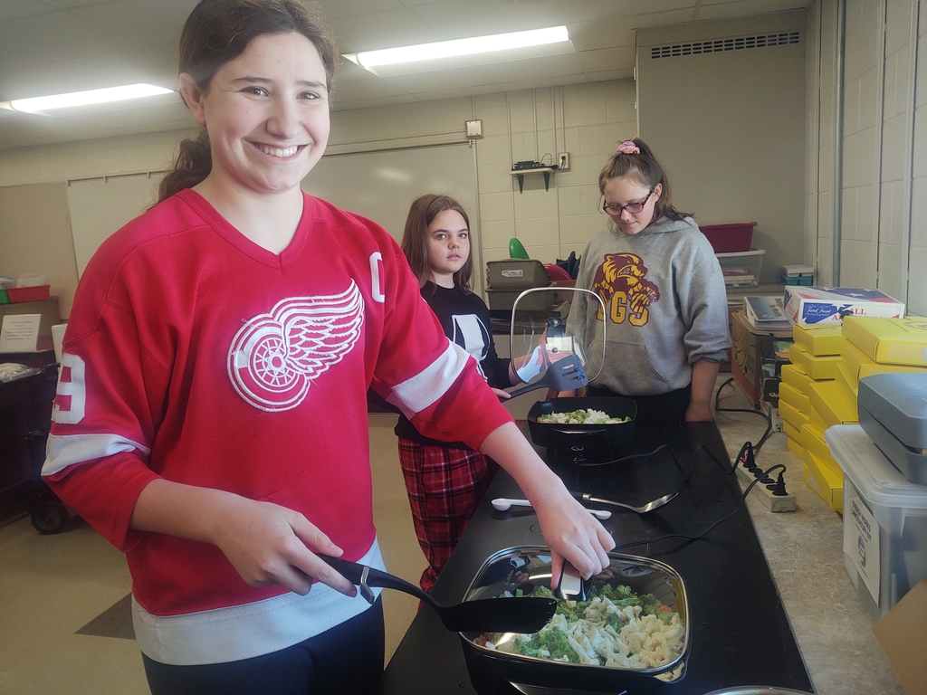 Mrs.Stanley's 7th grade health students were back cooking again on Friday! Vegetable stir fry was on the menu, and was a hit!