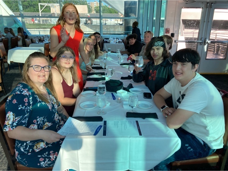 dinner cruise on Potomac River