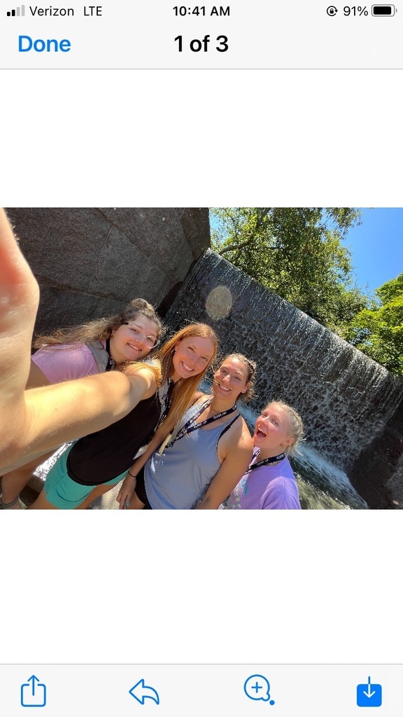 Sudents enjoy the FDR memorial