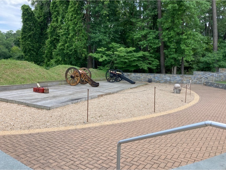 The cannon works amid at the British army