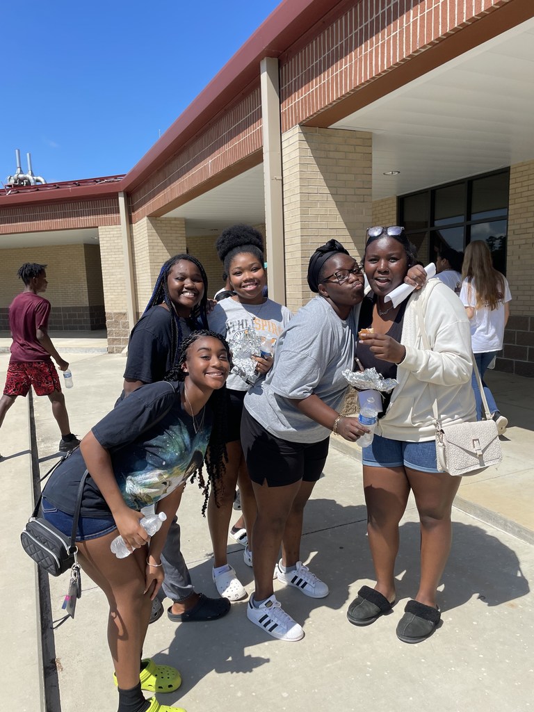 Freshmen having fun at Freshman Orientation!