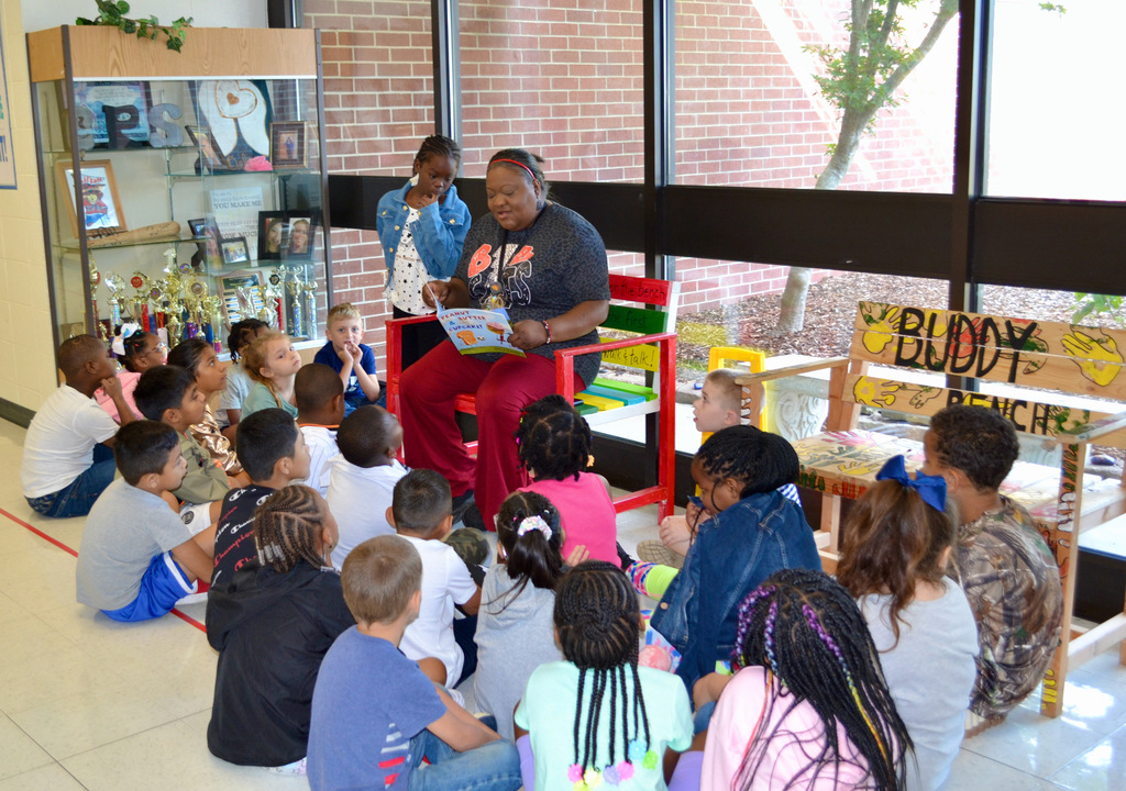 mrs white read aloud