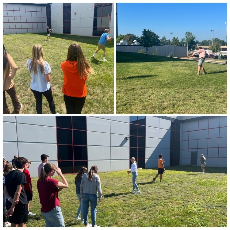 Spanish 5 students practicing ‘vitilla’ aka Dominican baseball!