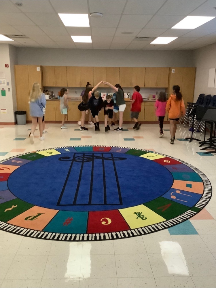 kids dancing