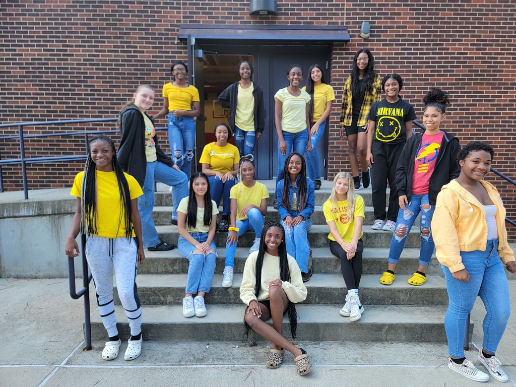 yellow cheerleader