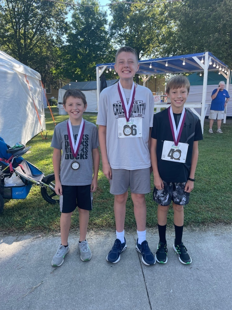 Havana Junior High Cross Country-Lane Troxell 2nd Collin Wilcoxen 3rd. Aiden Southwood 1st 