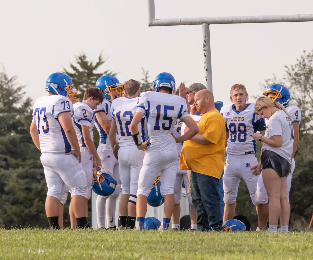 jets huddle at lost springs