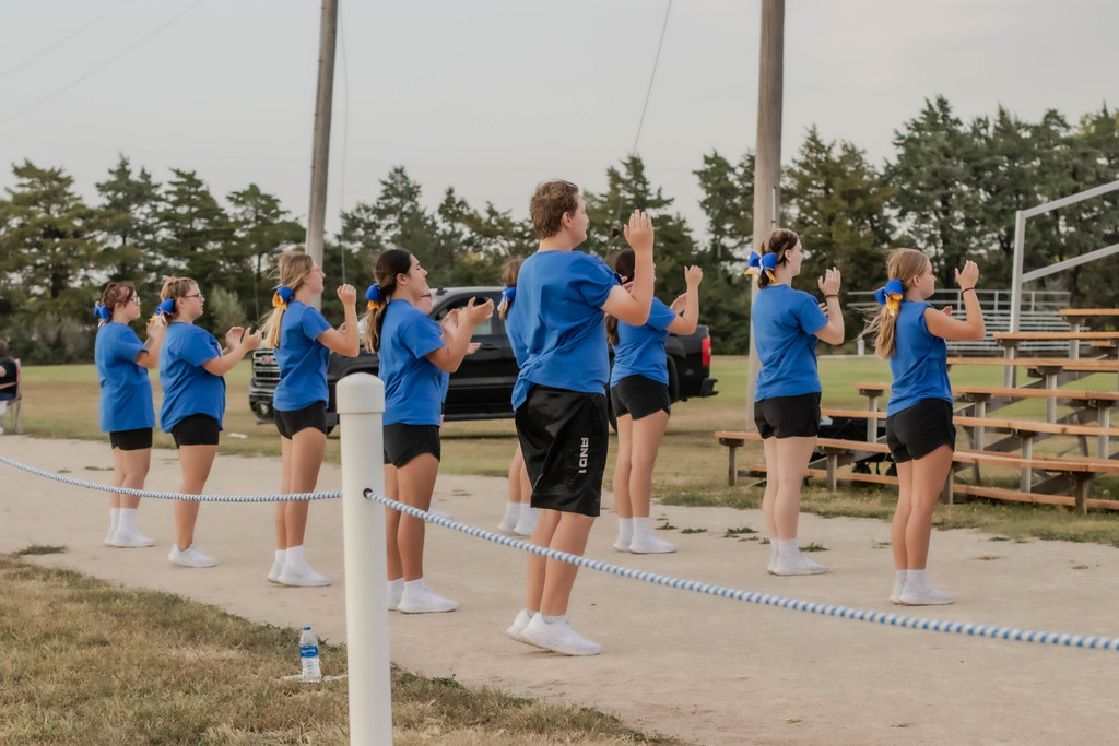 jets cheerleaders at lost springs