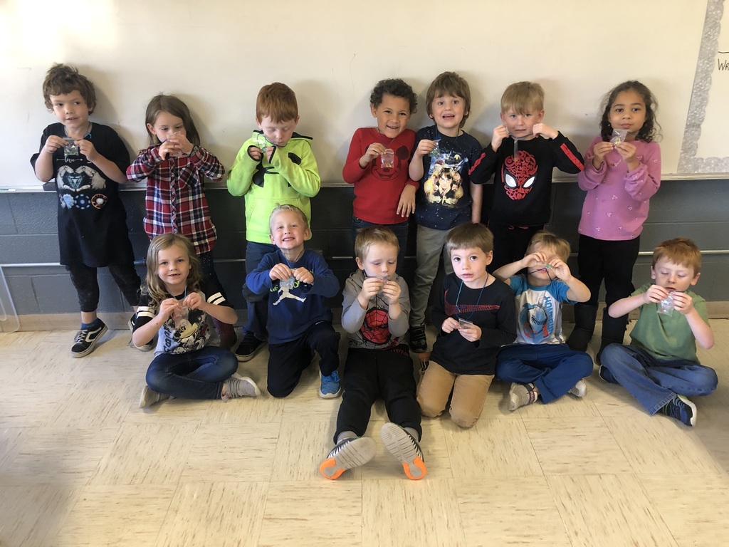 kindergarten students