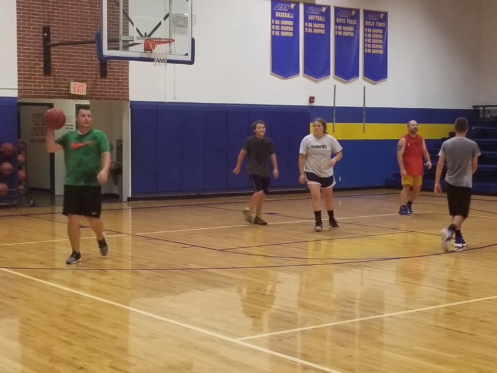 9-12 basketball camp 3 vs. 3 play.