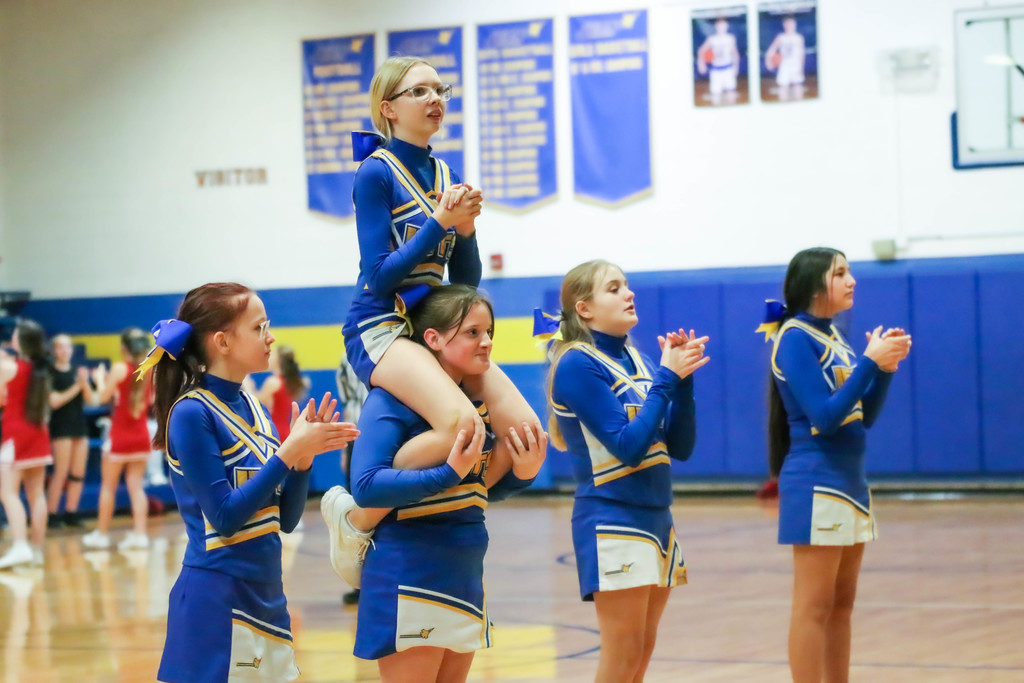 Middle School Cheerleaders