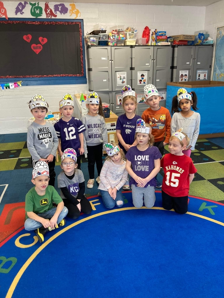 afternoon class with Kansas hats