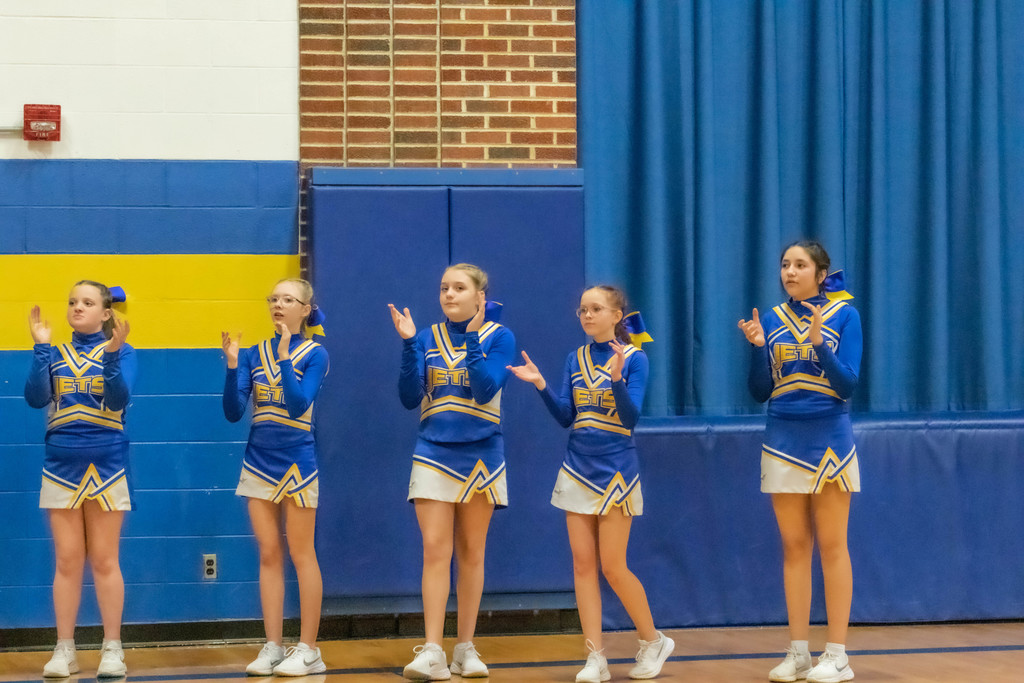 Middle School Cheerleaders
