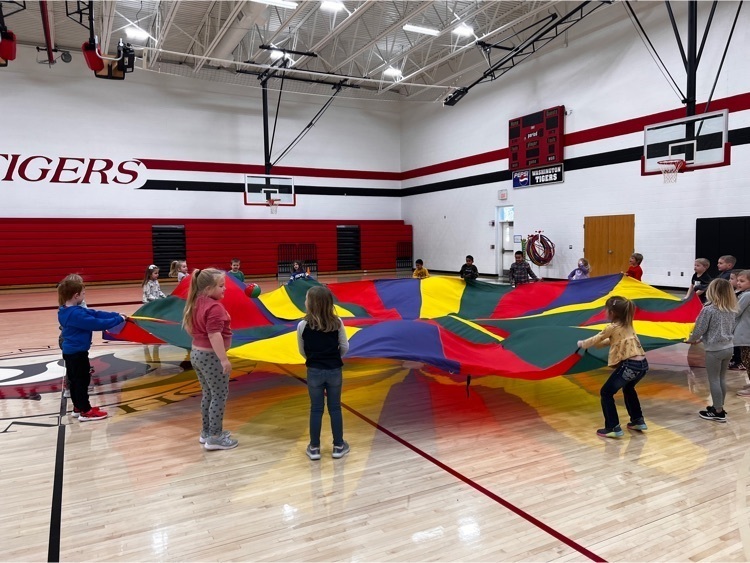 parachute in kindergarten pe