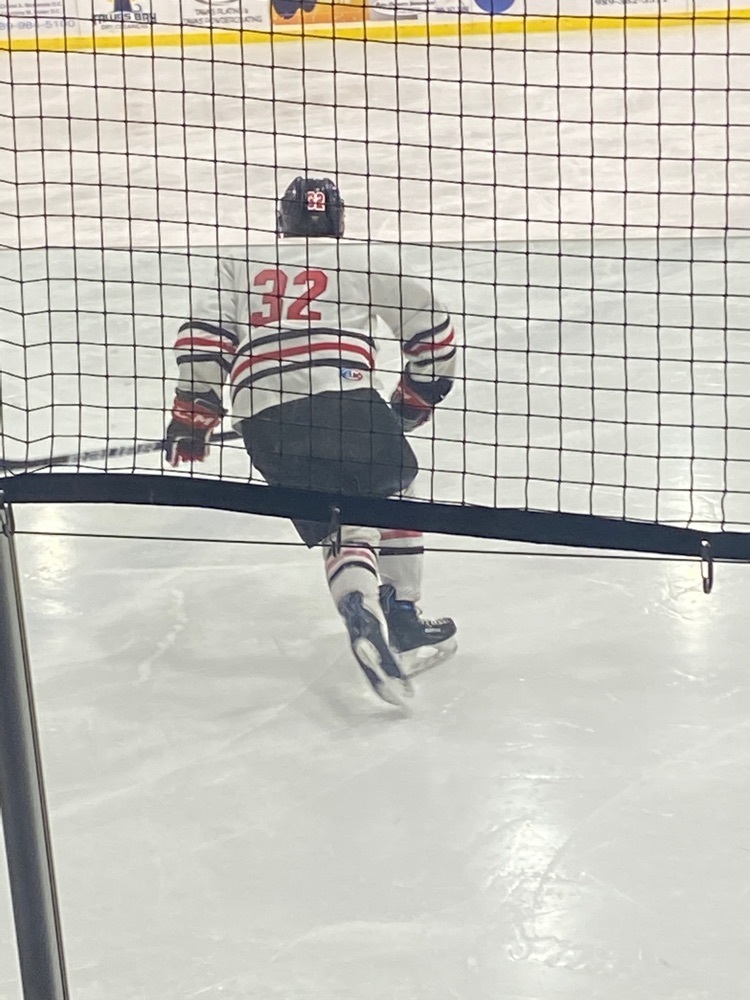 Tawas up 5-1 in Third period #Alldayeveryday