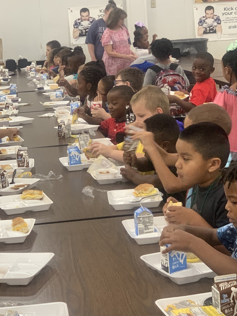 Primary South students enjoying breakfast.
