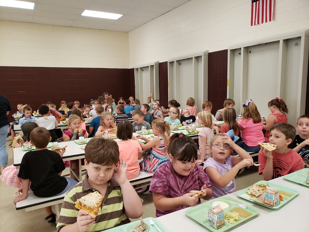 Second Grade Lunch on the First Day of School