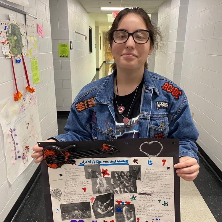 Dalaina compared her cell to Heavy Metal Bands!
