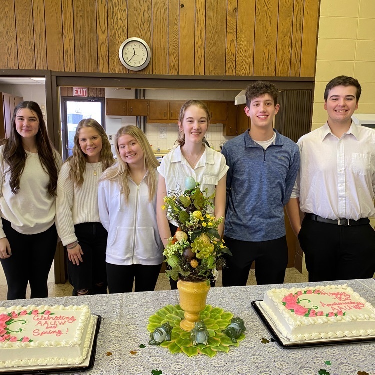 NHS volunteers for AAUW Spring Style Show 2023