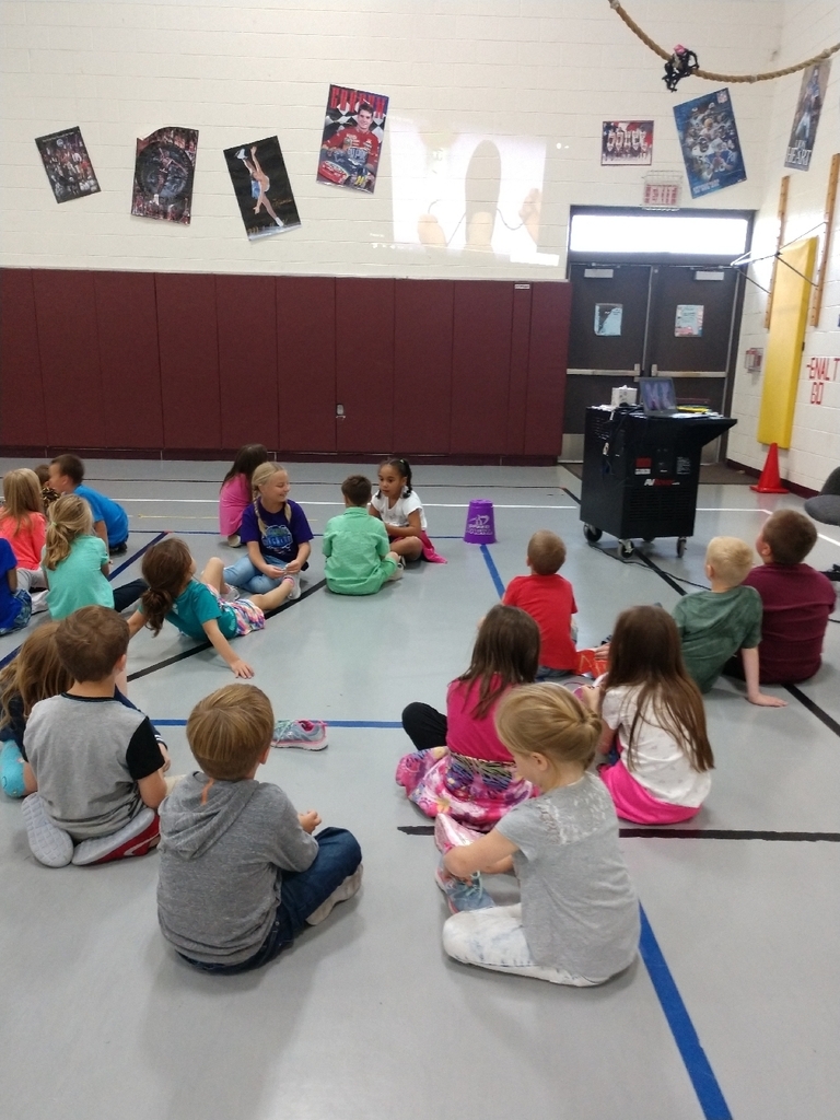 1st graders working on shoe tying with some help from blue's clues.