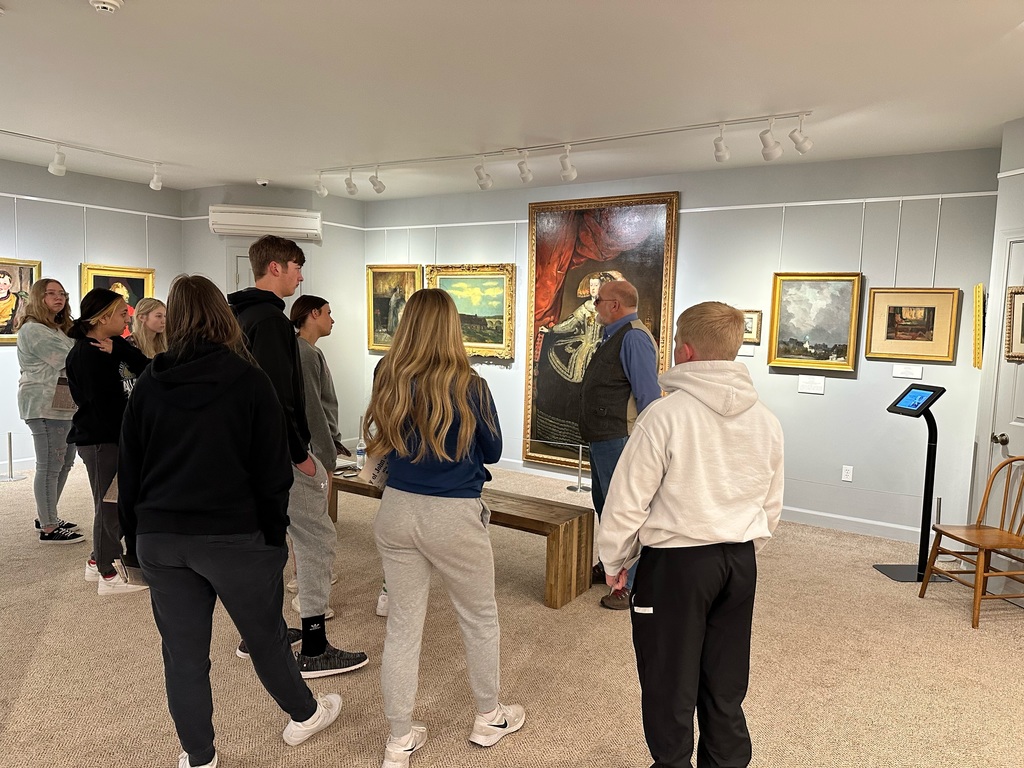 Honors American History class at Museum