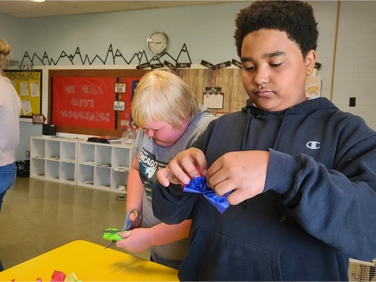 students make May baskets