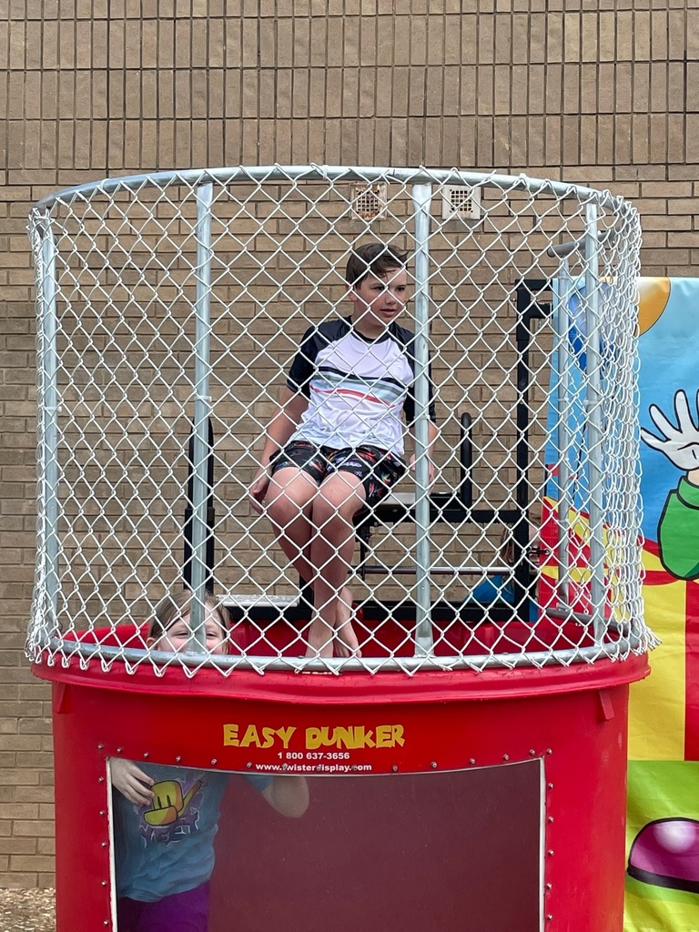 Dunking booth 6