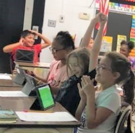 R. Martins class studying about bats