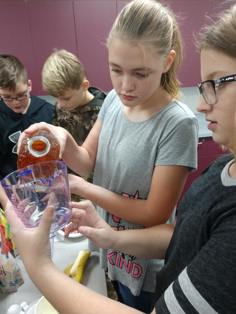 Today we was our last cooking challenge with the MSU extenstion in 7th grade health. The students competed a healthy smoothie recipe competition.