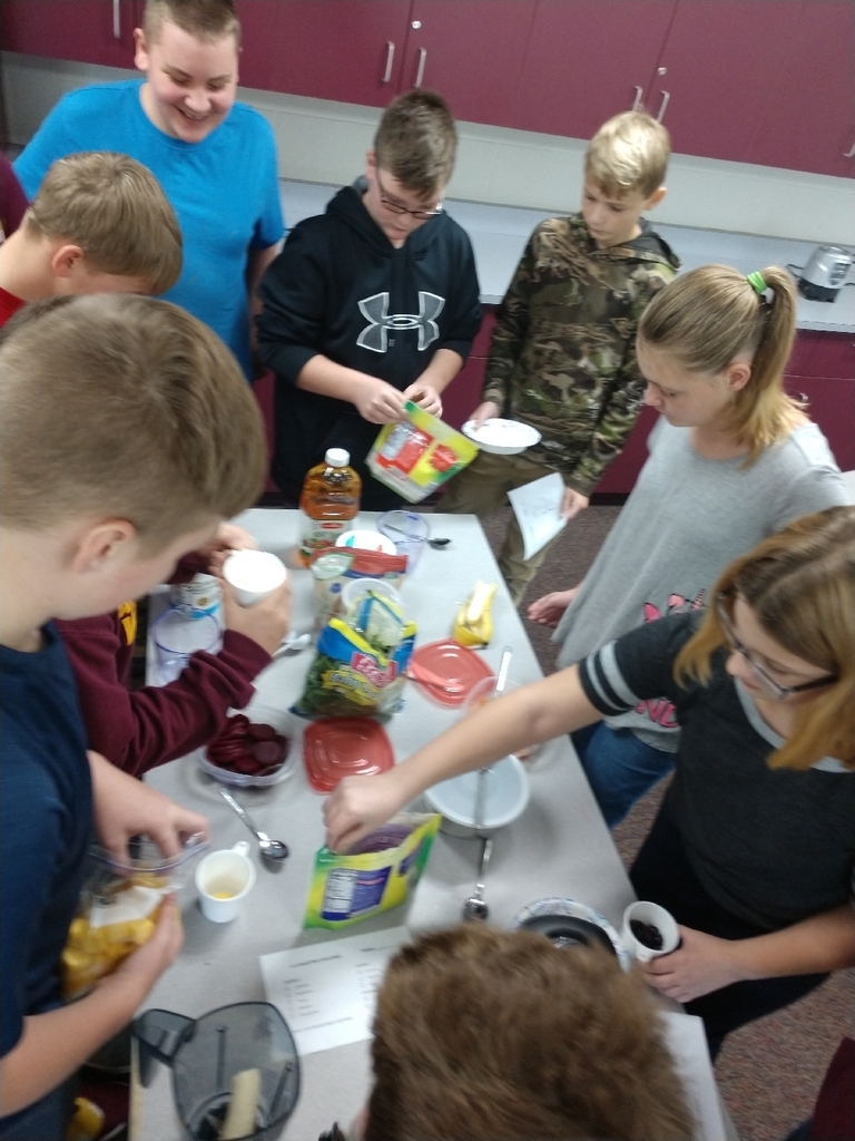 Today we was our last cooking challenge with the MSU extenstion in 7th grade health. The students competed a healthy smoothie recipe competition.