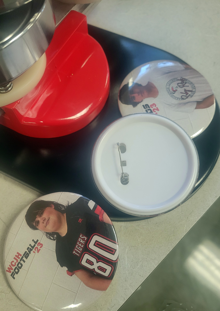 button maker