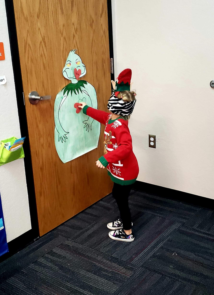 Pin the heart on the grinch 