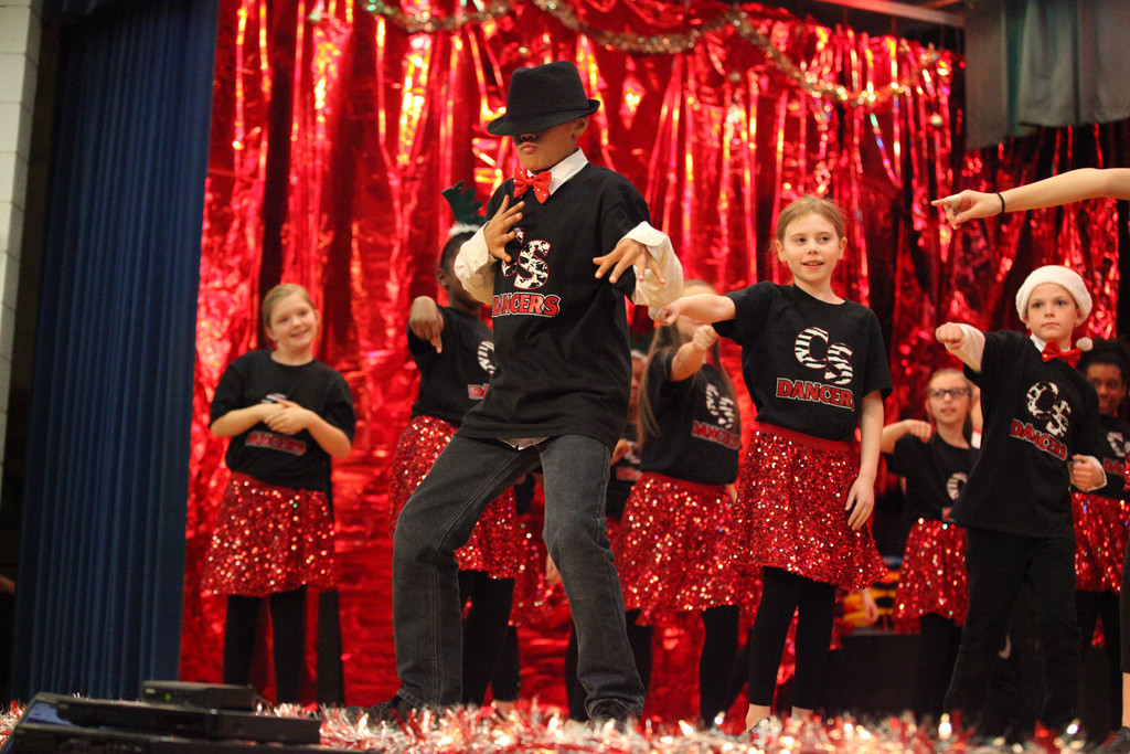 Peake Students performing "Broadway Santa"