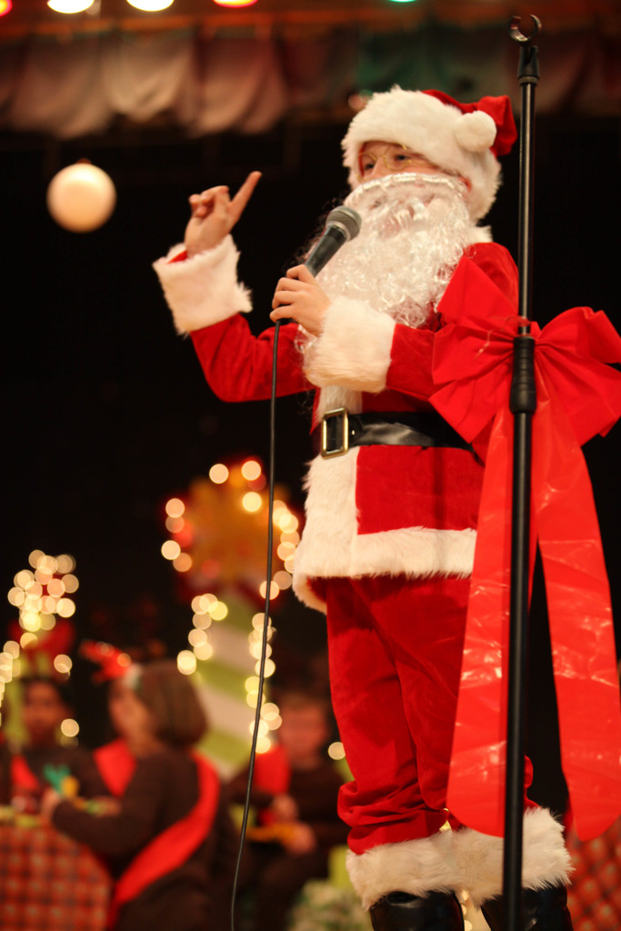 Peake Students performing "Broadway Santa"