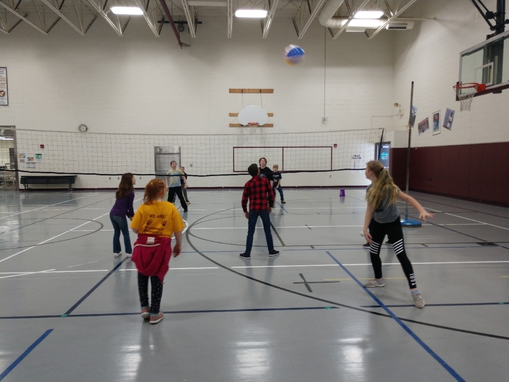 4th and 5th grade did a great job learning how to score and rotate properly in volleyball.